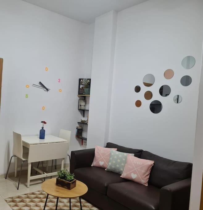 Apartamento En El Fontanal, Casa- Patio De Vecinos Seville Exterior photo